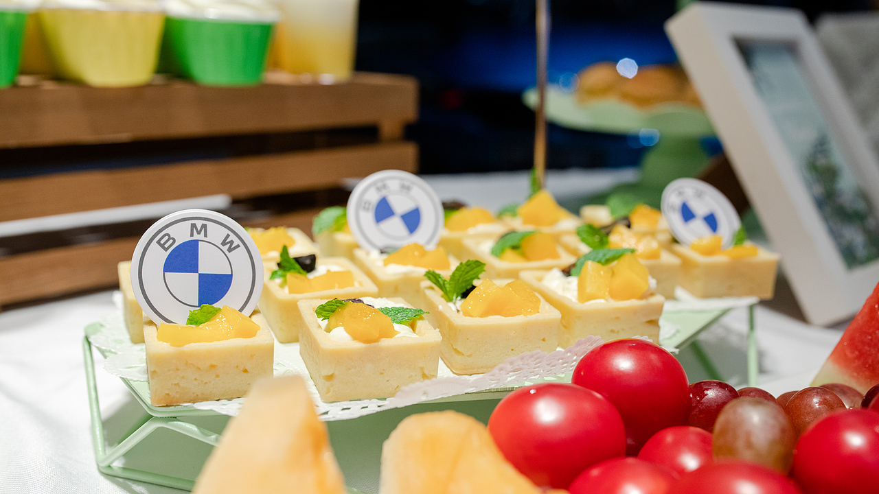 BMW车展（图ZMzg1MDQ0NDg4） - 产品摄影 - 站酷设计师爱摄影的小波原创素材 - 站酷ZCOOL