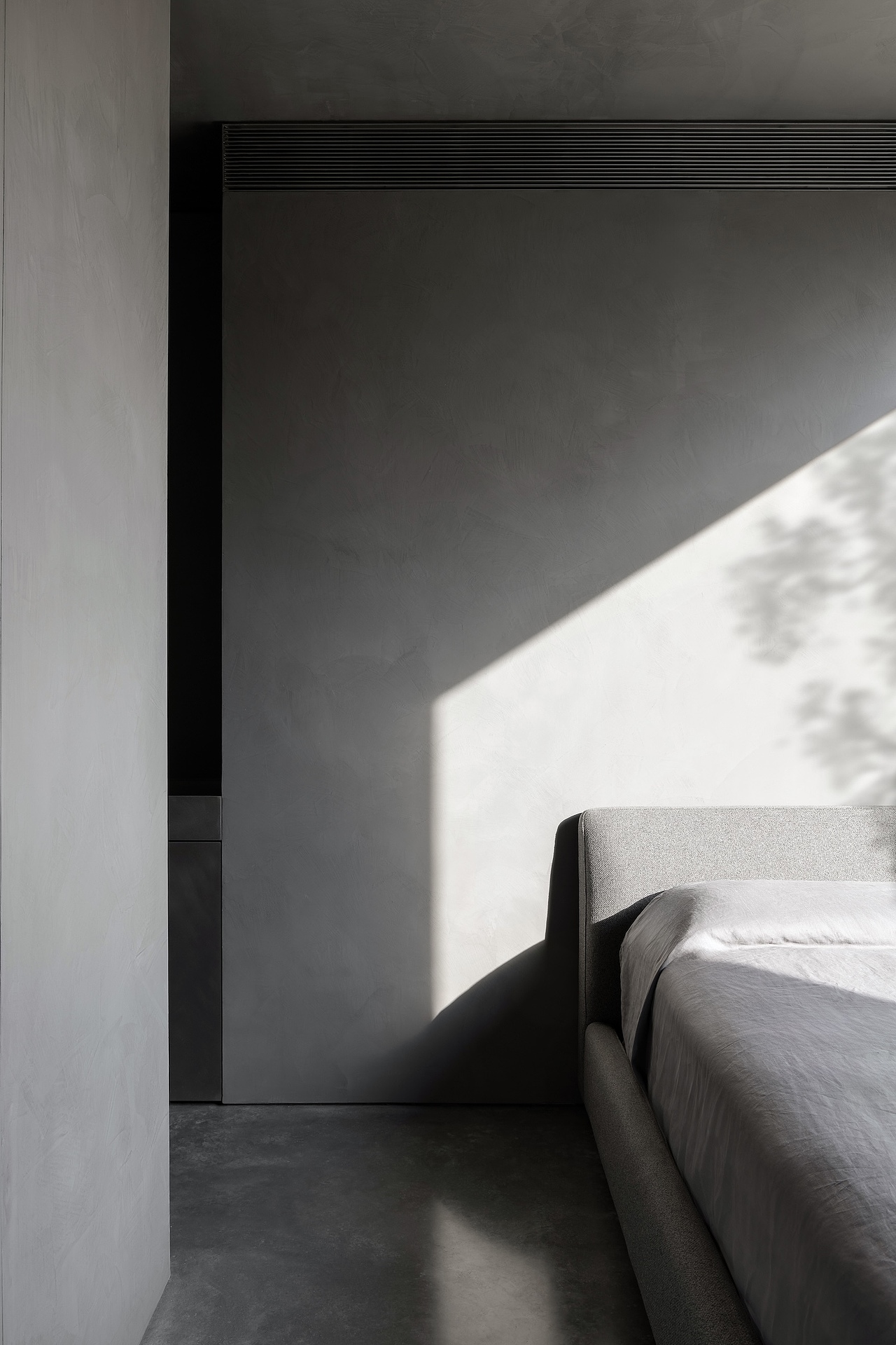 审美积累l澳大利亚灰色极简主义住宅