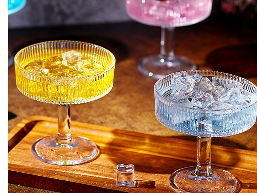 透明高脚玻璃酒杯