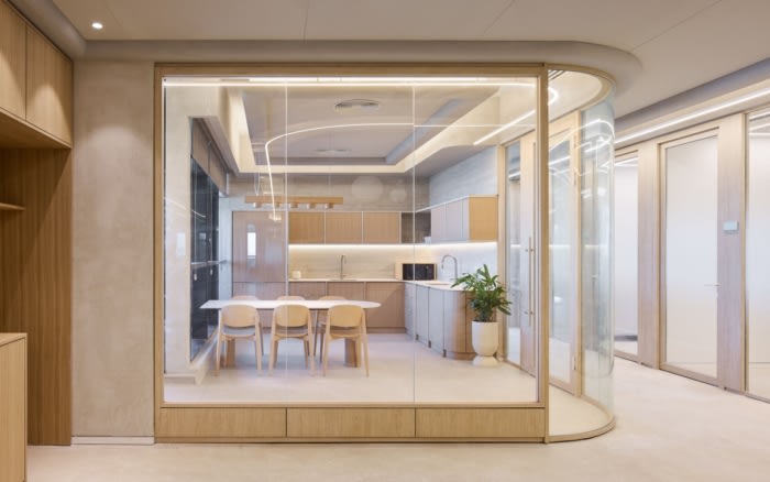 整体风格以柔和、轻盈、简洁的线条为特色 营造出宽敞轻盈的感觉