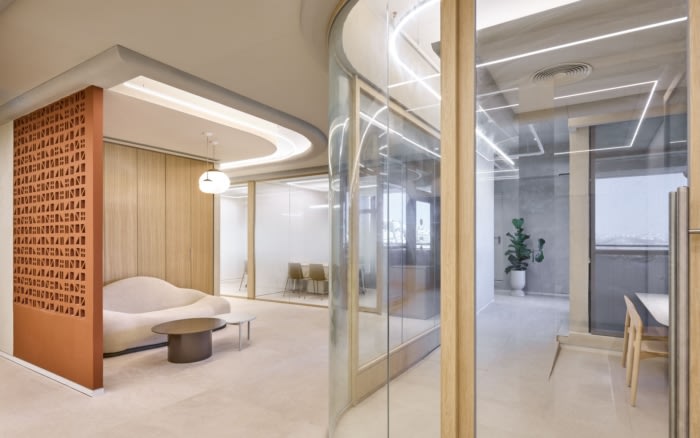 整体风格以柔和、轻盈、简洁的线条为特色 营造出宽敞轻盈的感觉