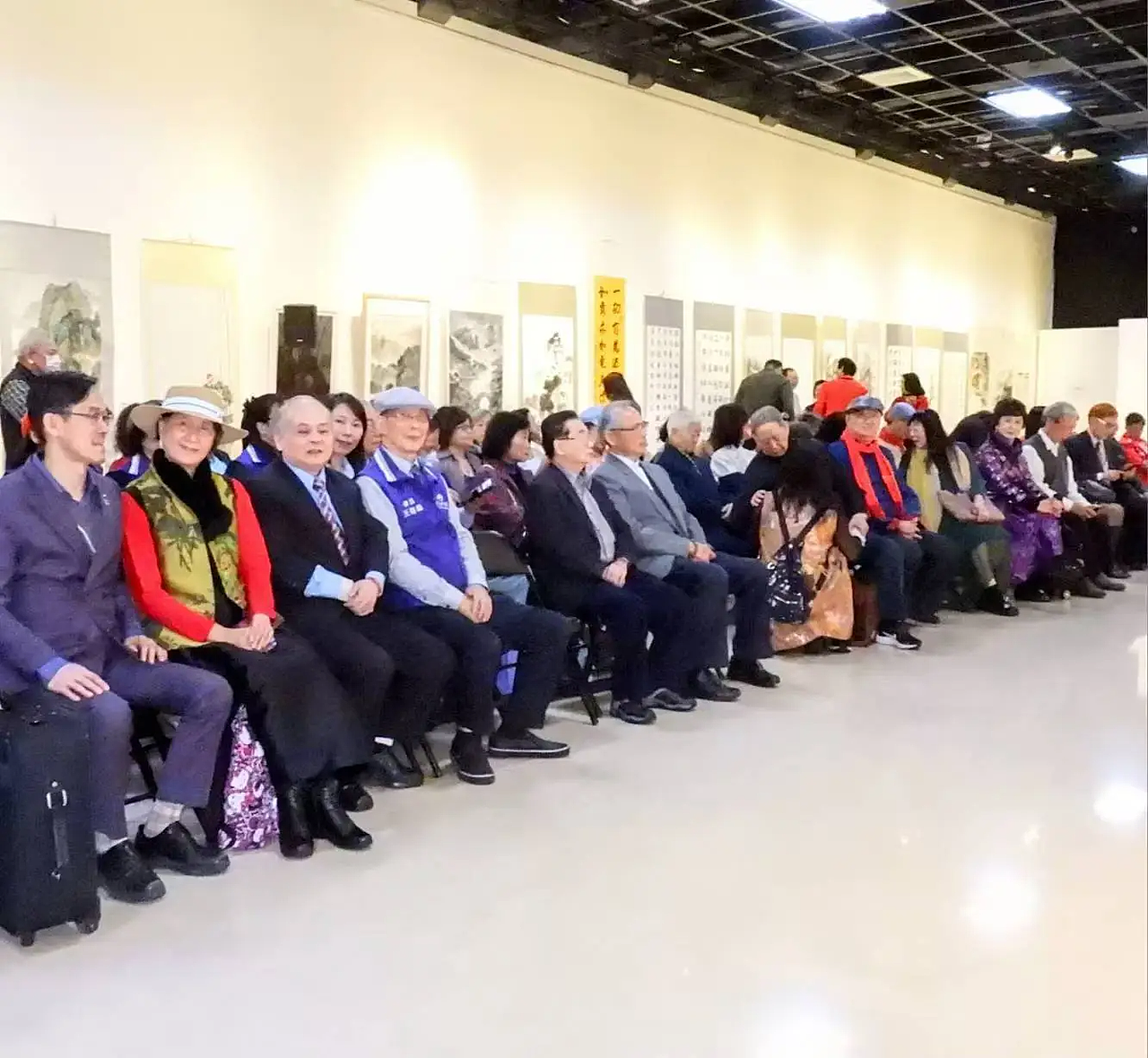 首届世界华人暨两岸诗词书画名家邀请展盛大开幕