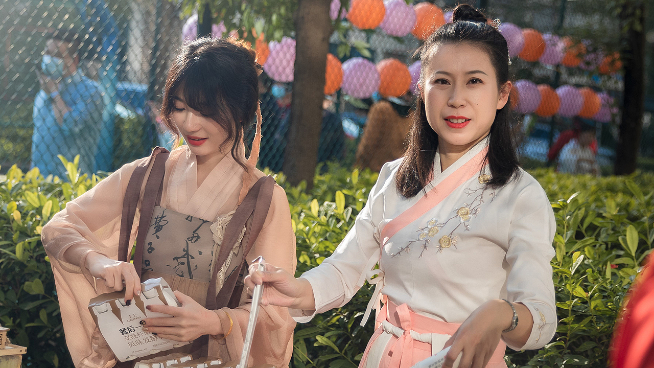 元宵节的仪式感（图ZMzg1NDcwODU2） - 人像摄影 - 站酷设计师一匹黑馬原创素材 - 站酷ZCOOL