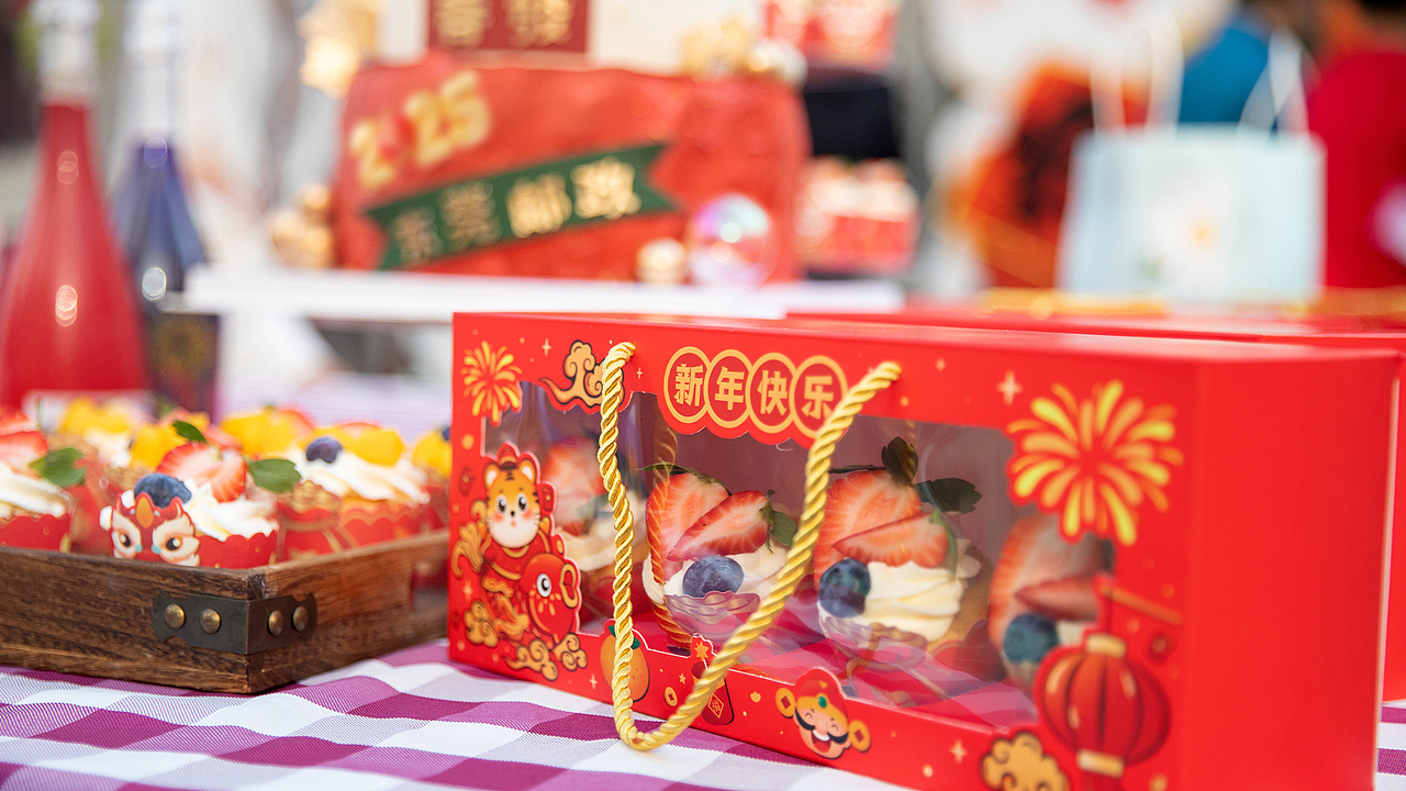 元宵节的仪式感（图ZMzg1NDcxNTI0） - 人像摄影 - 站酷设计师一匹黑馬原创素材 - 站酷ZCOOL