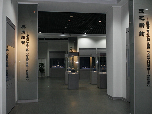 克里克展柜 文物展示柜 展柜设计 独立柜 天津博物馆