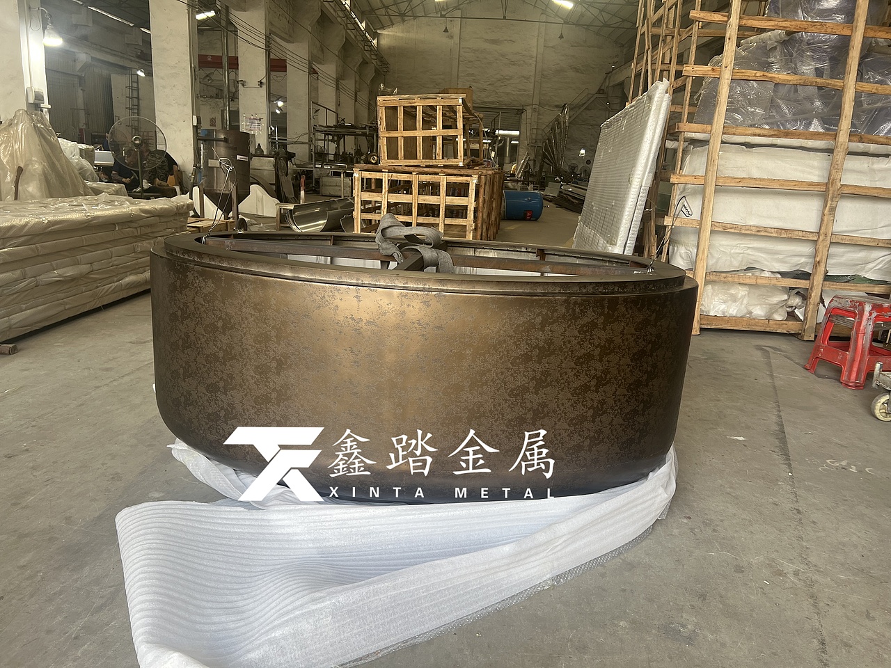 仿古铜不锈钢蚀刻洗手台装饰复古之美尽在其中（图ZMzg2MDAyOTAw） - 生活用品 - 站酷设计师异形金属制品雕塑原创素材 - 站酷ZCOOL