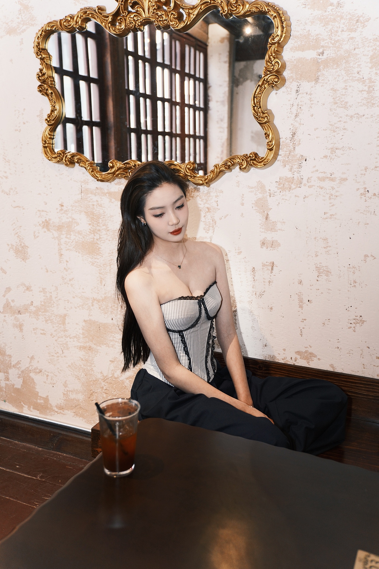 喝杯咖啡万事OK（图ZMzg2MTI3NDI0） - 人像摄影 - 站酷设计师胖虎自有妙计原创素材 - 站酷ZCOOL