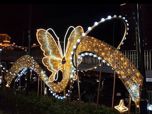 《灯光诗篇：用光影书写艺术华章》