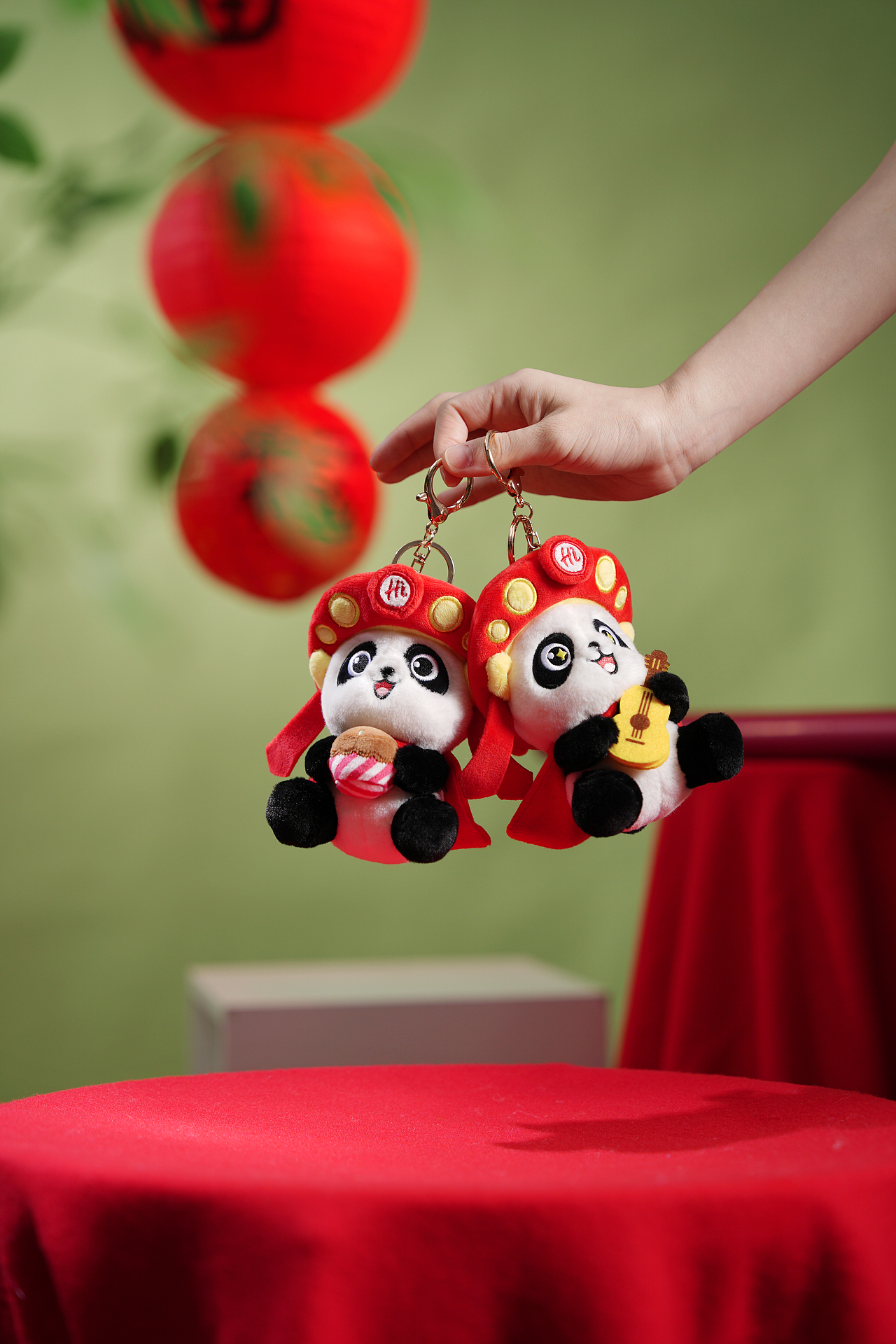 海底捞30周年小捞捞玩偶场景图（图ZMzg2MzA1NTMy） - 产品摄影 - 站酷设计师東仔原创素材 - 站酷ZCOOL