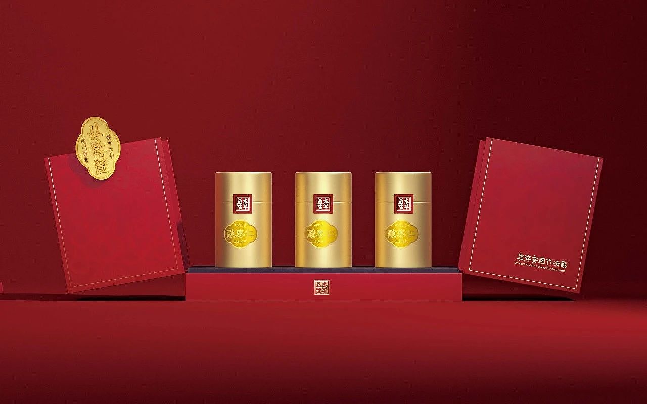 礼盒独特的打开方式更是增添了一份仪式感。礼盒采用向两侧打开的设计,当轻轻推开两侧盒盖,仿佛是在开启一段专属的养生之旅。内部精致排列的酸枣仁产品逐渐展露,如同揭开神秘的宝藏。这种仪式感不仅提升了消费者的体验,更让每一次服用产品都变得更具庄重感与期待感,仿佛在享受一场传统与现代交融的养生盛宴。古朴红的盒身、红色的产品标识以及金色的内包装相互映衬,营造出一种独特的氛围。这不仅仅是打开一盒保健品,更像是开启一场与自然、传统和科学对话的养生之旅。在这个快节奏的时代,这样的仪式感让消费者能够静下心来,专注于自身的健康,细细品味产品带来的呵护。