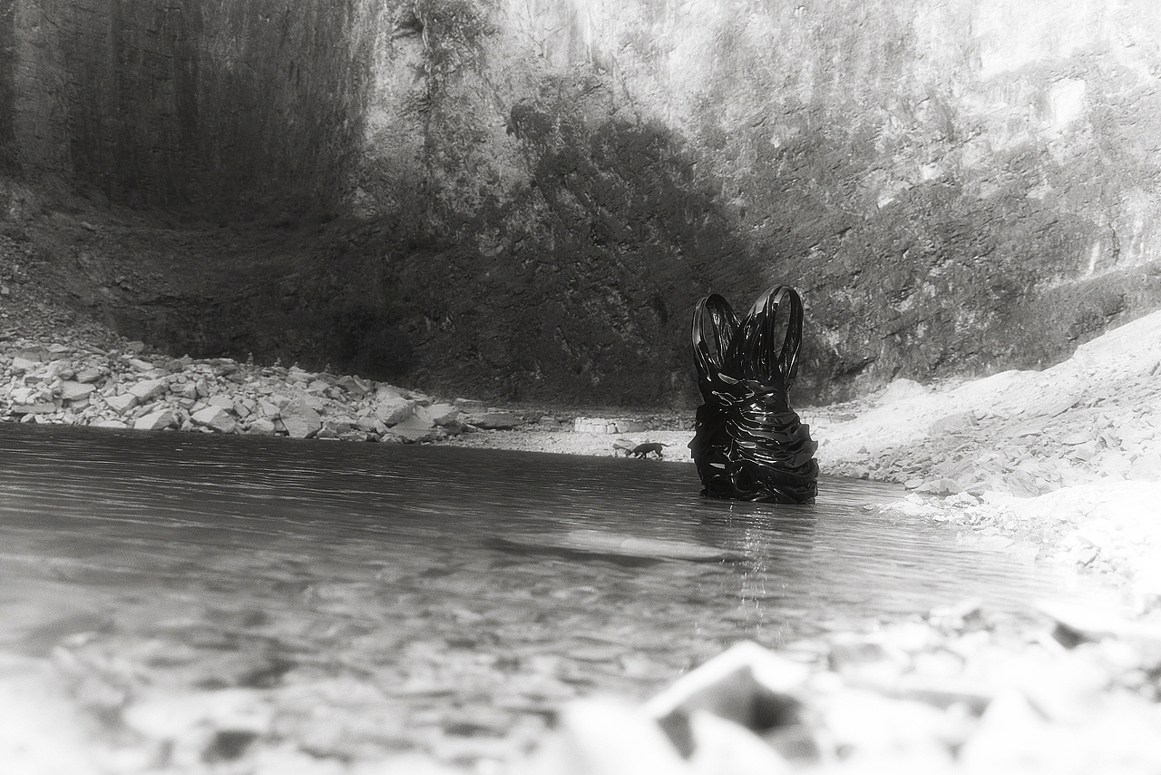 雨打沙滩万点坑