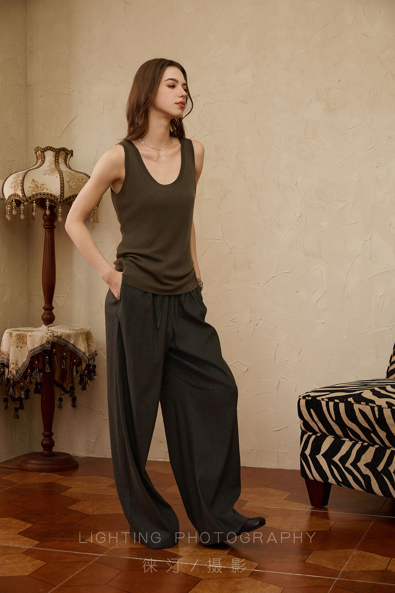 中古风服装摄影/复古风场景（图ZMzg2NDUwNDcy） - 人像摄影 - 站酷设计师徕汀服装摄影原创素材 - 站酷ZCOOL