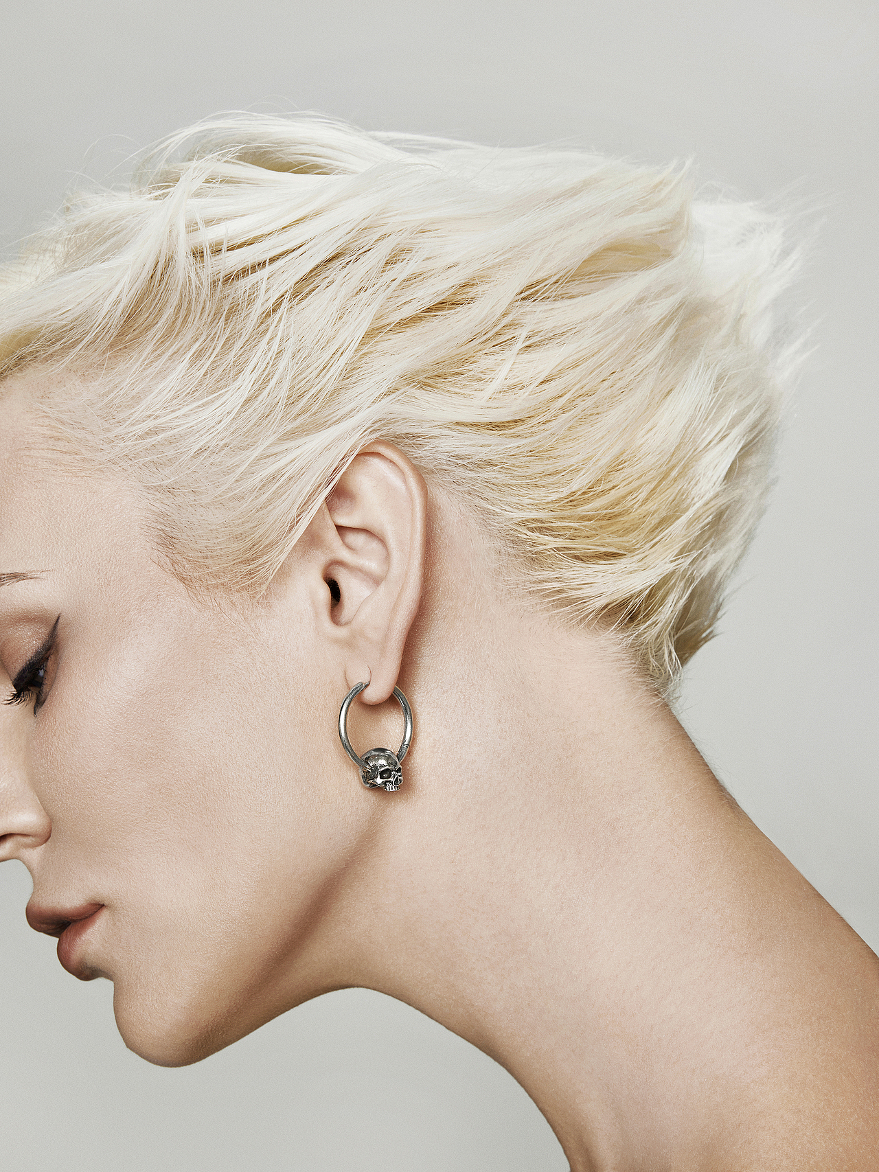 饰品拍摄:让纹身不再是皮肤的烙印 /而是流动的配饰（图ZMzg2NDU3NzU2） - 产品摄影 - 站酷设计师梧野视觉原创素材 - 站酷ZCOOL