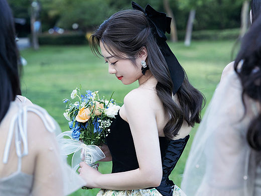 外景—大草坪的游园🕌