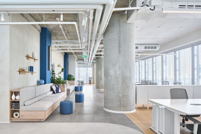 墙壁采用类似于混凝土的纹理清洗技术完成 营造出原始的工业感（图ZMTUwMzk4NzY=） - 资讯 - 站酷设计师凯悦办公装修原创素材 - 站酷ZCOOL