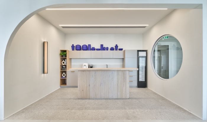 墙壁采用类似于混凝土的纹理清洗技术完成 营造出原始的工业感（图ZMTUwMzk4OTI=） - 资讯 - 站酷设计师凯悦办公装修原创素材 - 站酷ZCOOL