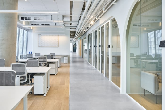 墙壁采用类似于混凝土的纹理清洗技术完成 营造出原始的工业感（图ZMTUwMzk4ODg=） - 资讯 - 站酷设计师凯悦办公装修原创素材 - 站酷ZCOOL