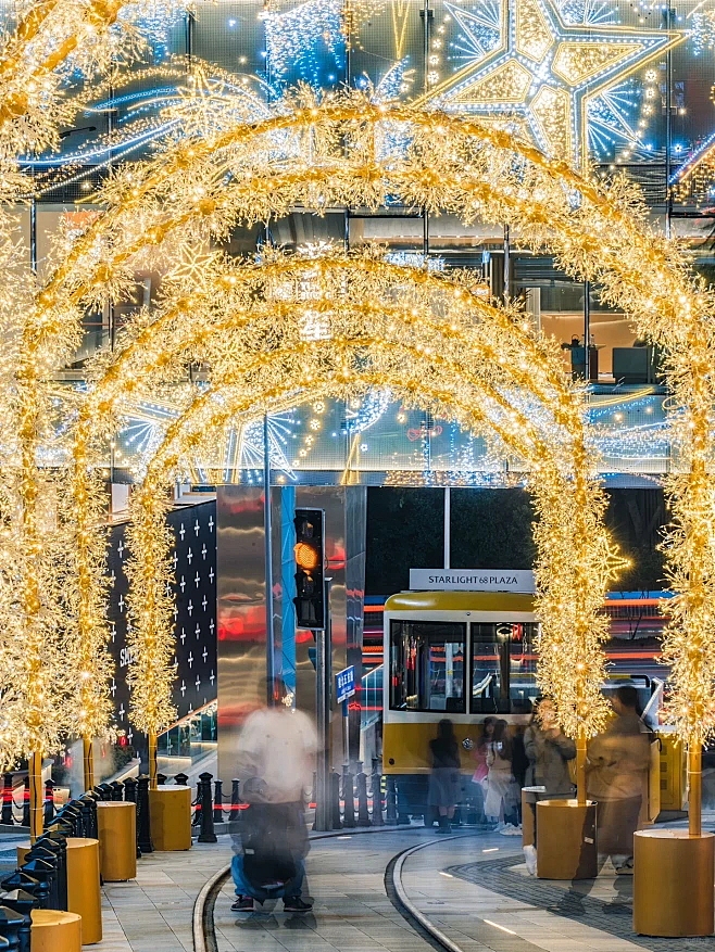 We Concentrate on Lighting Art based on Spatial Art Design Field. 