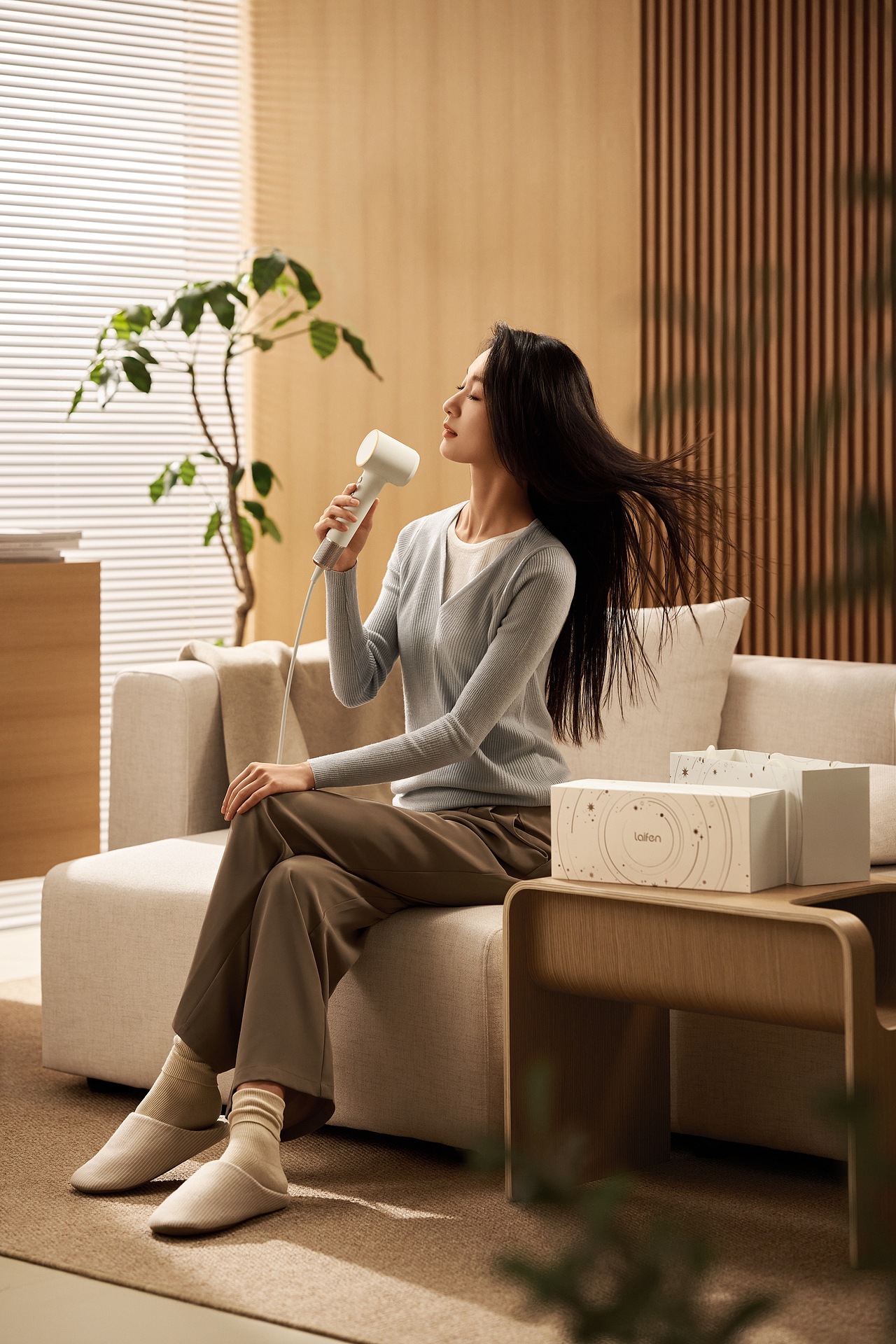 Laifen mini吹风机-沙金礼盒（图ZMzg2Njk0MDYw） - 海报 - 站酷设计师MoraHuang原创素材 - 站酷ZCOOL