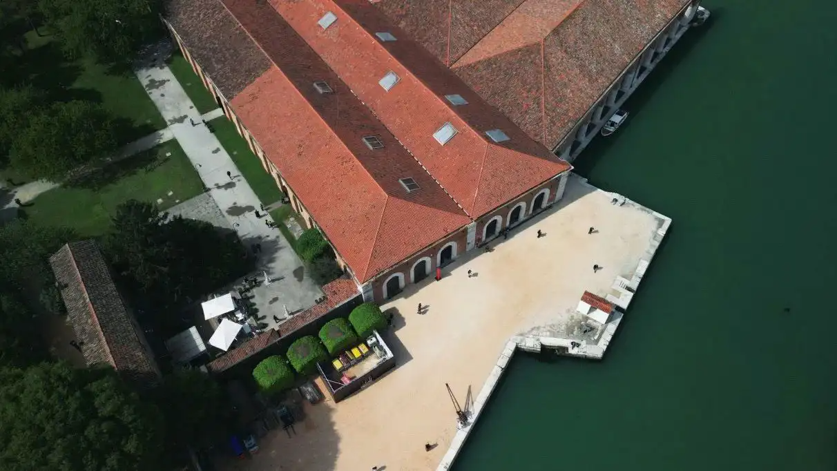 小米模块光学系统预研技术全球首发/可口可乐推出巨型桶/JAGDA公布龟仓雄策奖获得者（图ZMTUwNDAxMDQ=） - 资讯 - 站酷设计师站酷资讯原创素材 - 站酷ZCOOL