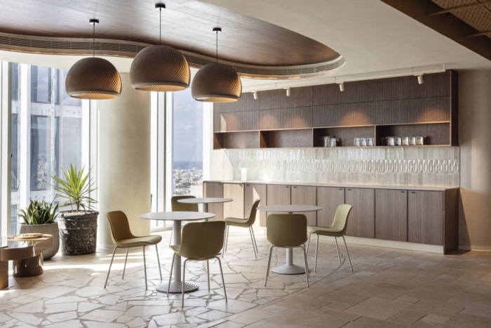 受沙漠景观启发的自然色彩和纹理经过精心挑选 营造出平静的氛围