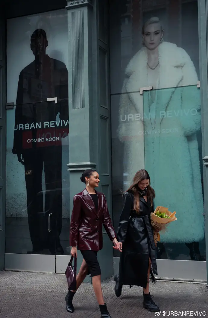 中国建筑师刘家琨获普利兹克建筑奖/雷军喊话改进新能源绿牌设计/神龙汽车发布示界LOGO