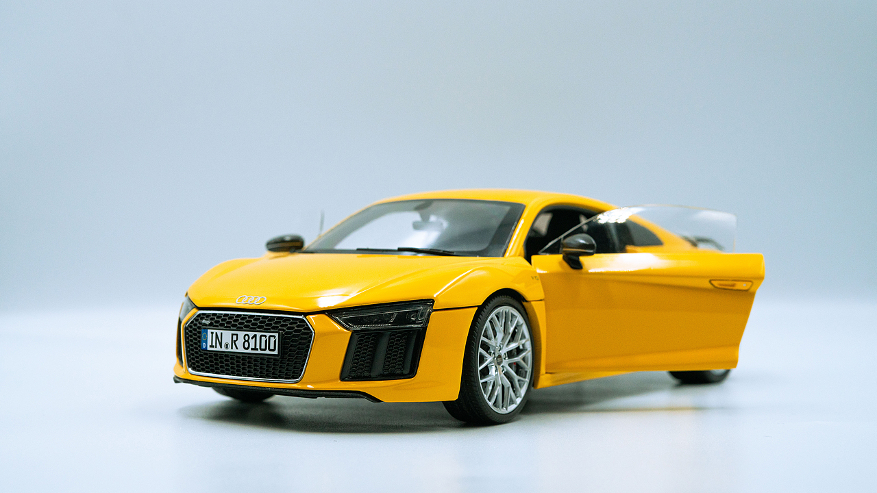 Audi R8 V10 plus coupe 1:18 iScale