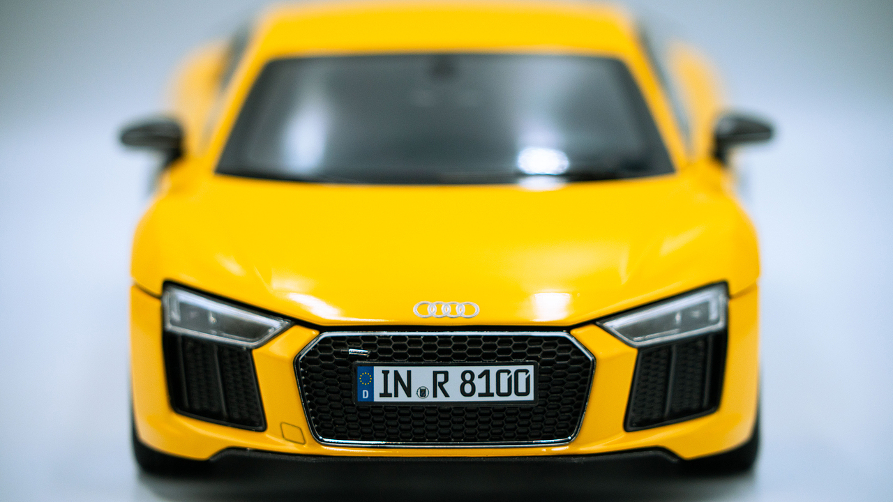 Audi R8 V10 plus coupe 1:18 iScale