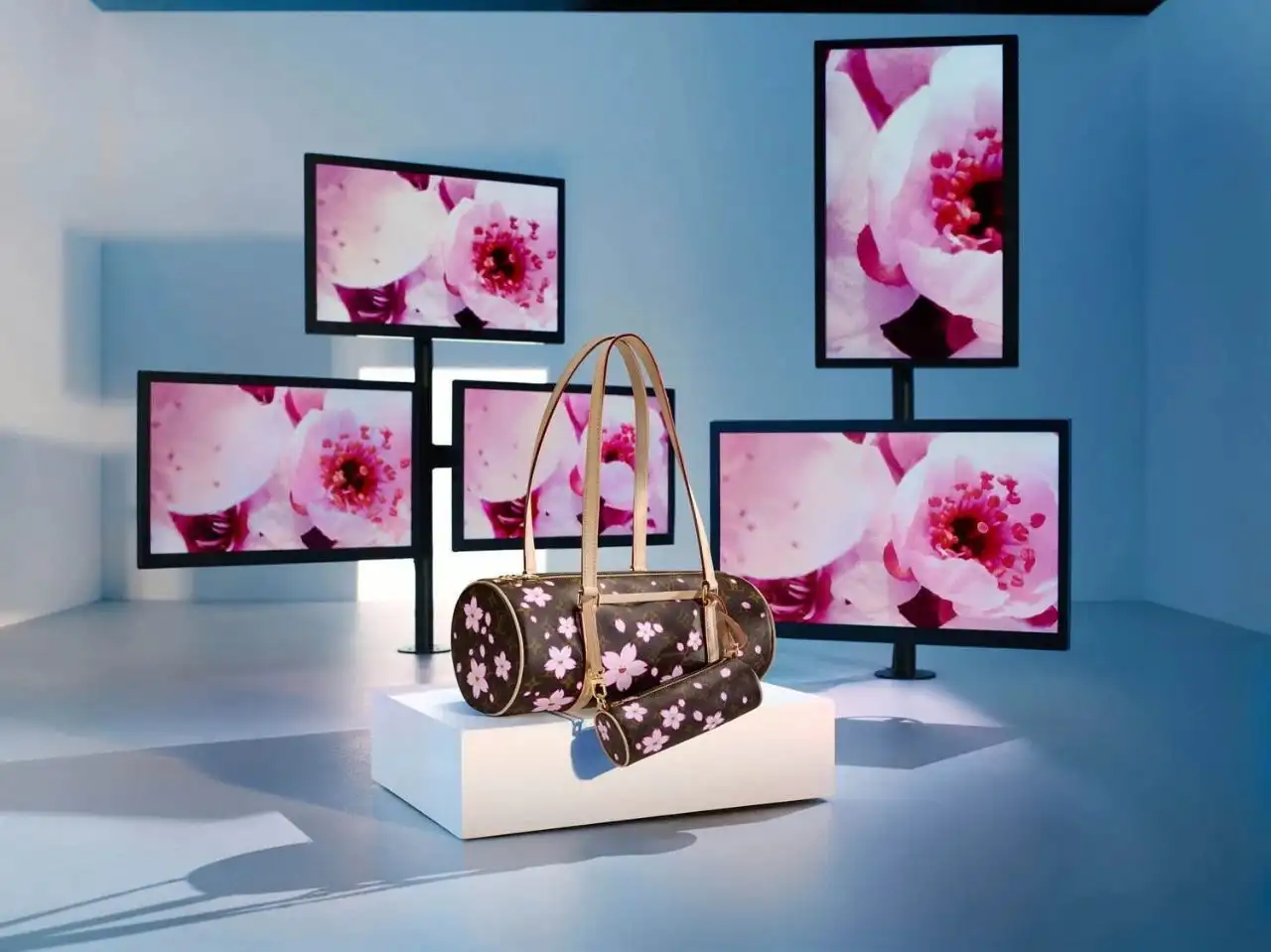 LV x 村上隆 联名2.0清单曝光/妇女节合辑/空山基大型个展（图ZMTUwNDIzNTI=） - 资讯 - 站酷设计师站酷资讯原创素材 - 站酷ZCOOL