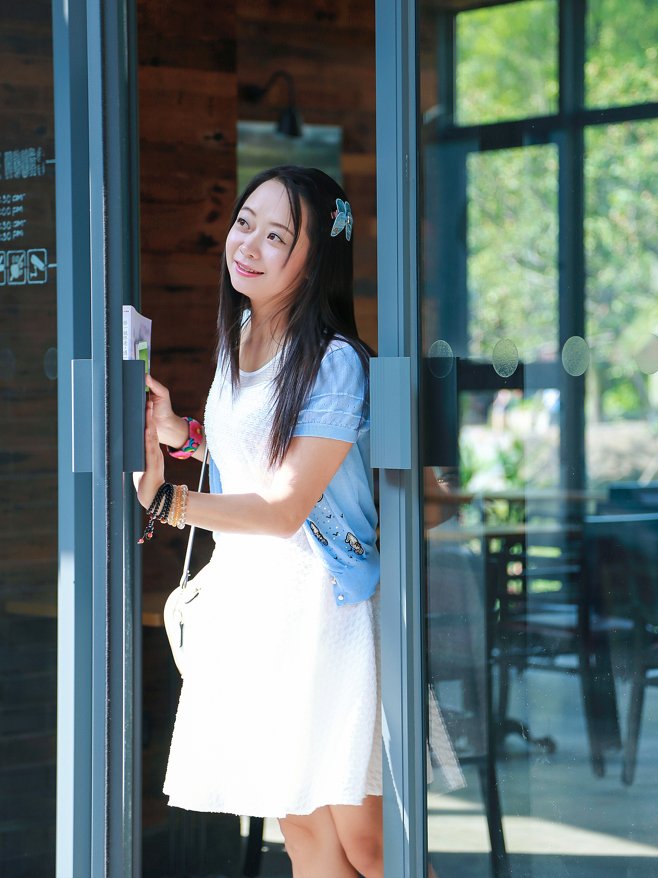 写真约拍 | 书店和文艺女孩的气质邂逅（图ZMzg3MDUzNzUy） - 人像摄影 - 站酷设计师摄影师_罗少原创素材 - 站酷ZCOOL