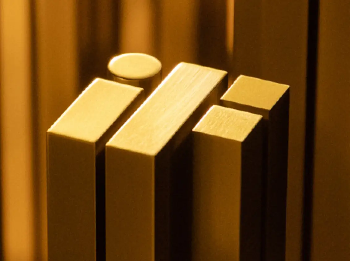 米兰三年展将启幕/杨明洁设计博物馆获德国iF设计金奖/曝苹果正研发带摄像头的AirPods