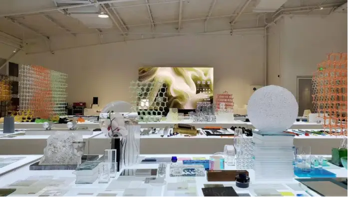 米兰三年展将启幕/杨明洁设计博物馆获德国iF设计金奖/曝苹果正研发带摄像头的AirPods