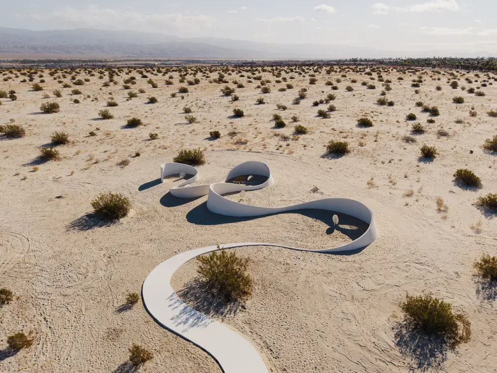 米兰三年展将启幕/杨明洁设计博物馆获德国iF设计金奖/曝苹果正研发带摄像头的AirPods