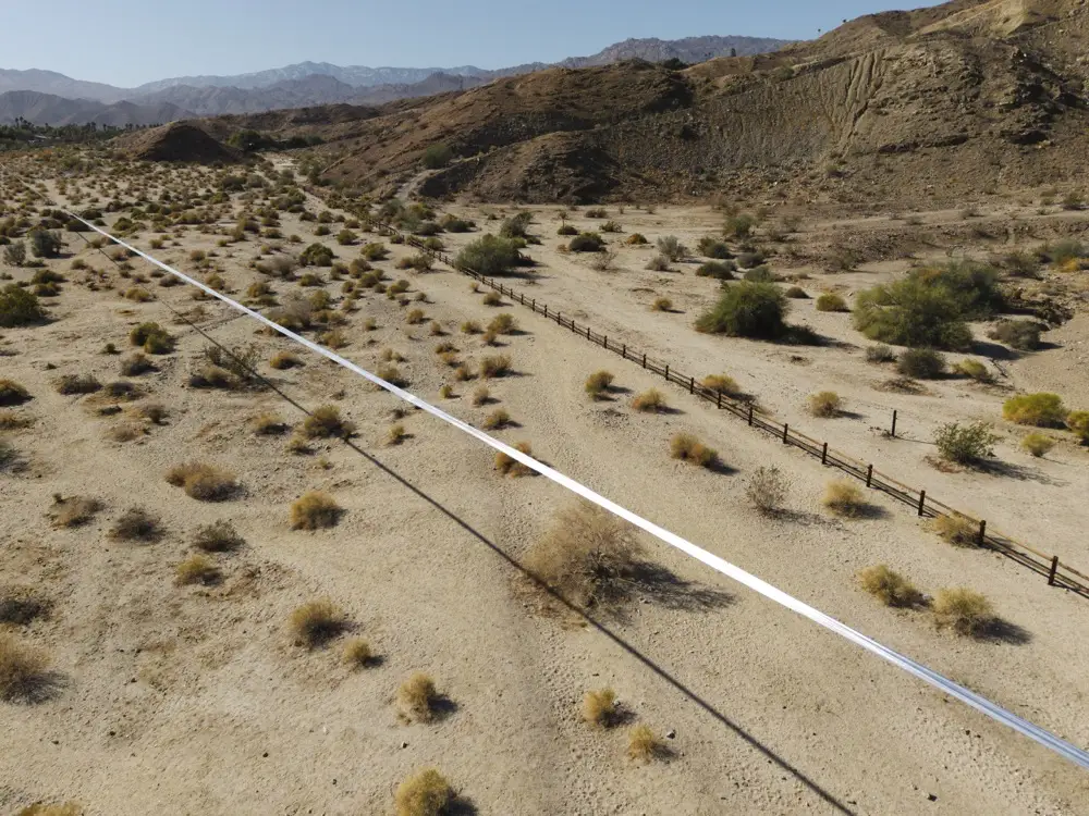 米兰三年展将启幕/杨明洁设计博物馆获德国iF设计金奖/曝苹果正研发带摄像头的AirPods