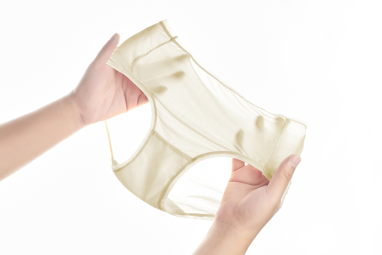 夏季女士轻薄内裤平铺挂拍创意组合图场景图白底图拍摄