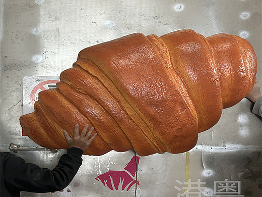 玻璃钢可颂牛角包雕塑烘焙店引流