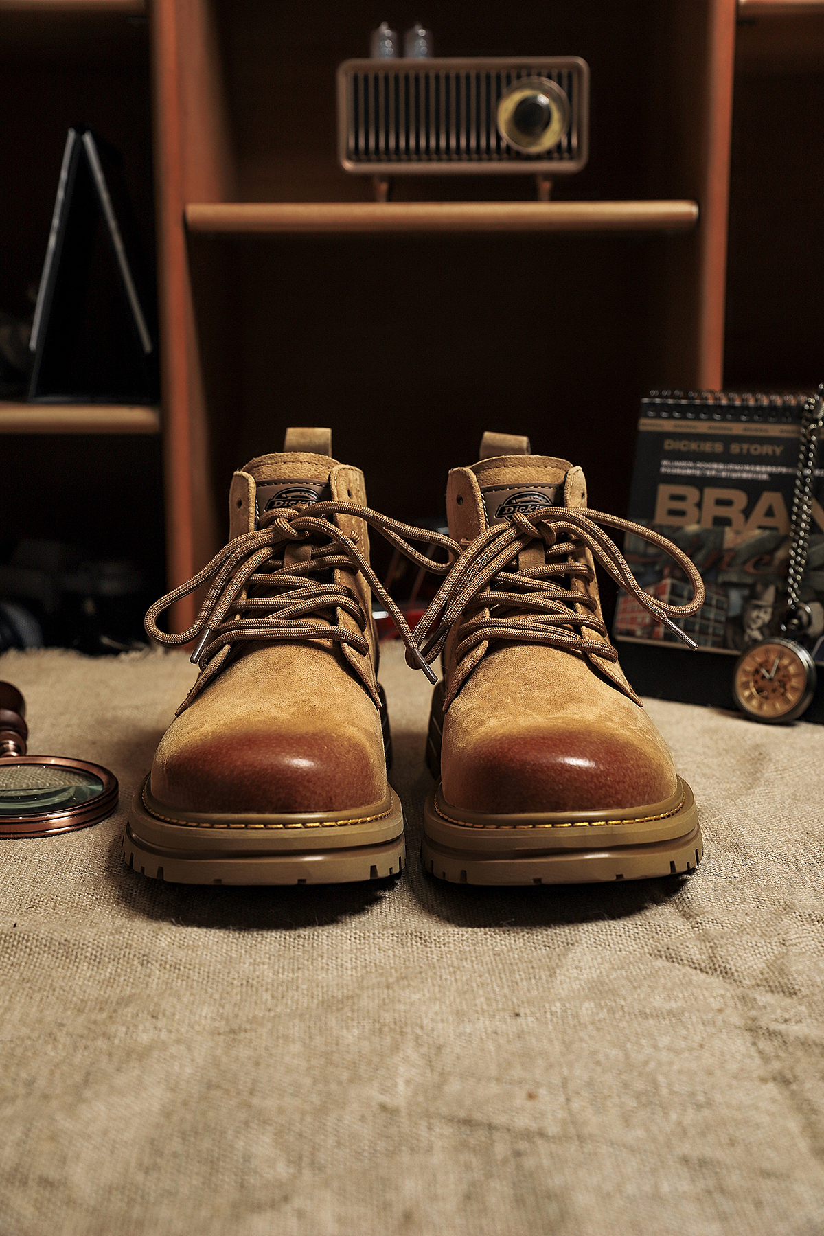 男工装靴子拍摄（图ZMzg3MjUxMjc2） - 产品摄影 - 站酷设计师爱喝咖啡的猫MAO原创素材 - 站酷ZCOOL