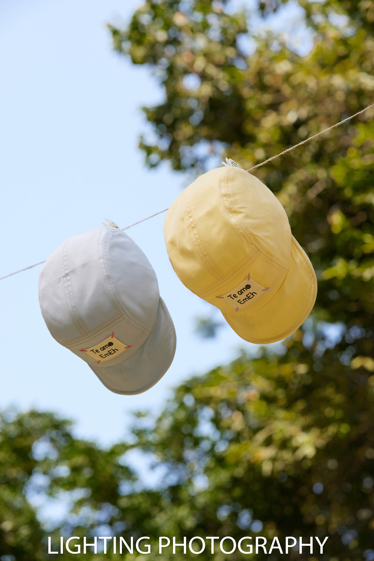 帽子拍摄｜电商静物摄影 儿童棒球帽户外拍摄（图ZMzg3MzgwNDIw） - 产品摄影 - 站酷设计师服装平铺摄影师原创素材 - 站酷ZCOOL