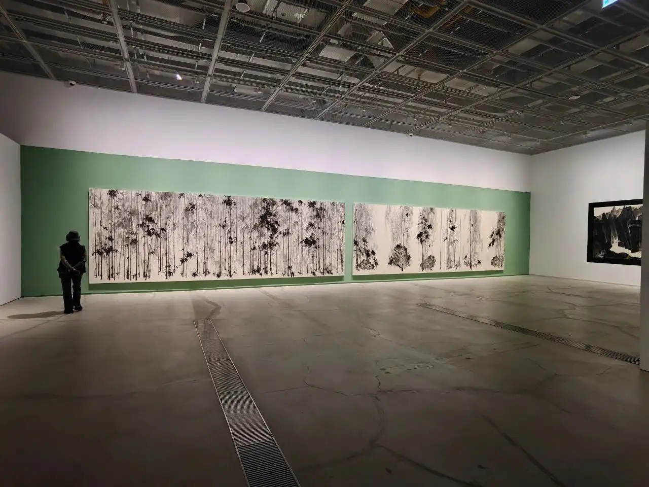 兰博基尼制造价值5000美元婴儿车/Crocs推出小熊软糖洞洞鞋/中国应急管理官方标识发布（图ZMTUwNDY3MDg=） - 资讯 - 站酷设计师站酷资讯原创素材 - 站酷ZCOOL