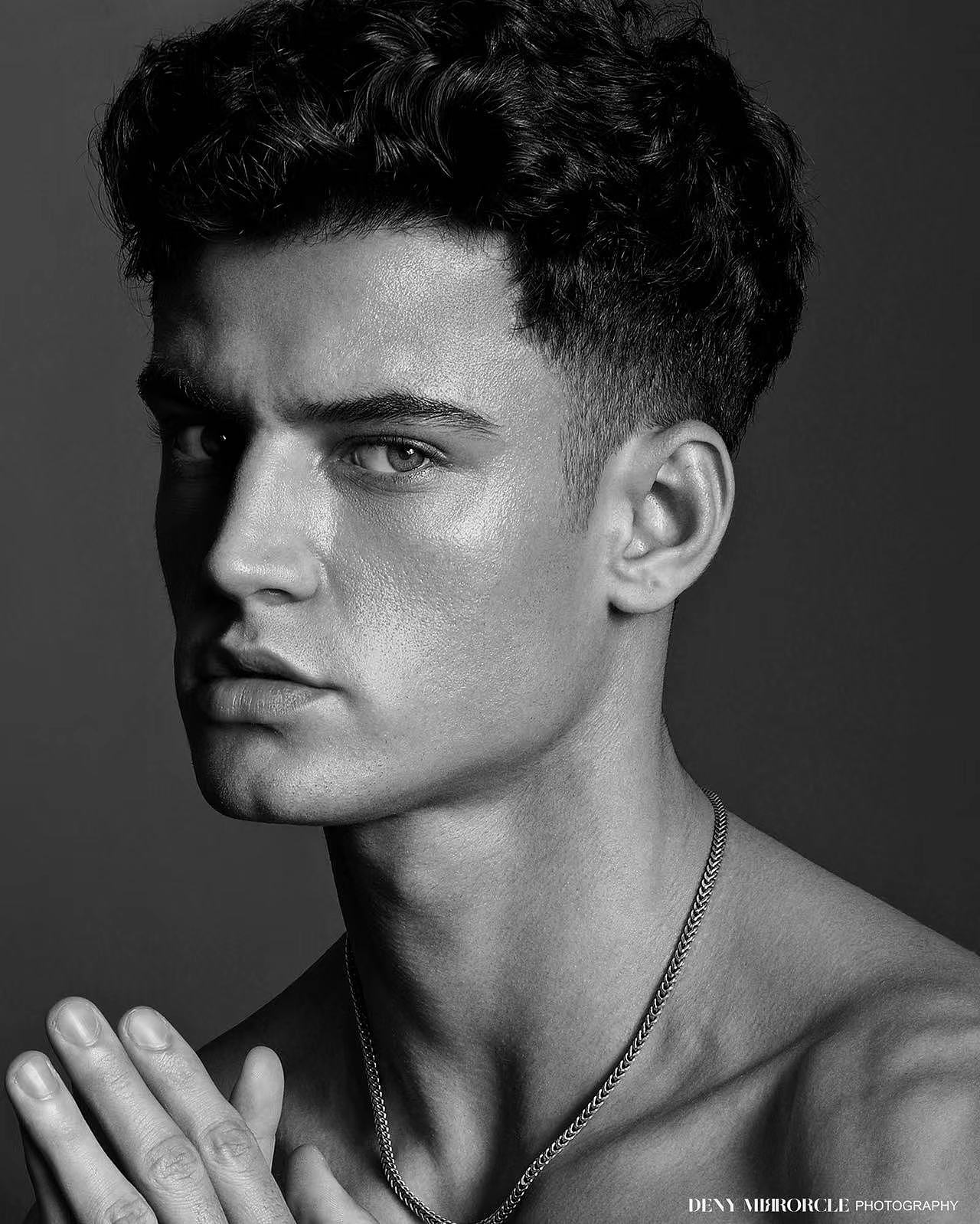 广州质感硬朗男外模巴西男模薄肌男孩内裤拍摄小麦色（图ZMzg3NTAwNTUy） - 品牌 - 站酷设计师优思外模经纪didi原创素材 - 站酷ZCOOL