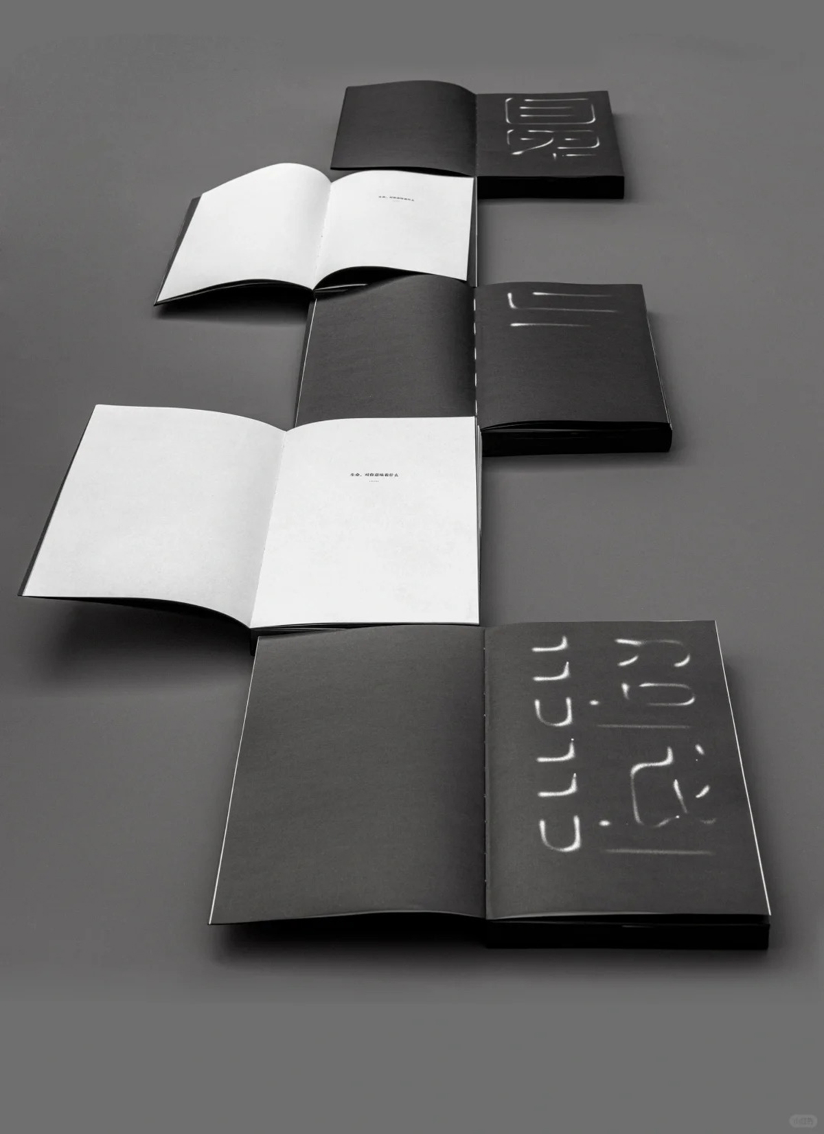 隐藏在设计叙事里的视觉隐喻-《自卑与超越》书籍设计｜365天的好设计NO.52（图ZMTUwNDc3MDg=） - 观点 - 站酷设计师站酷资讯原创素材 - 站酷ZCOOL