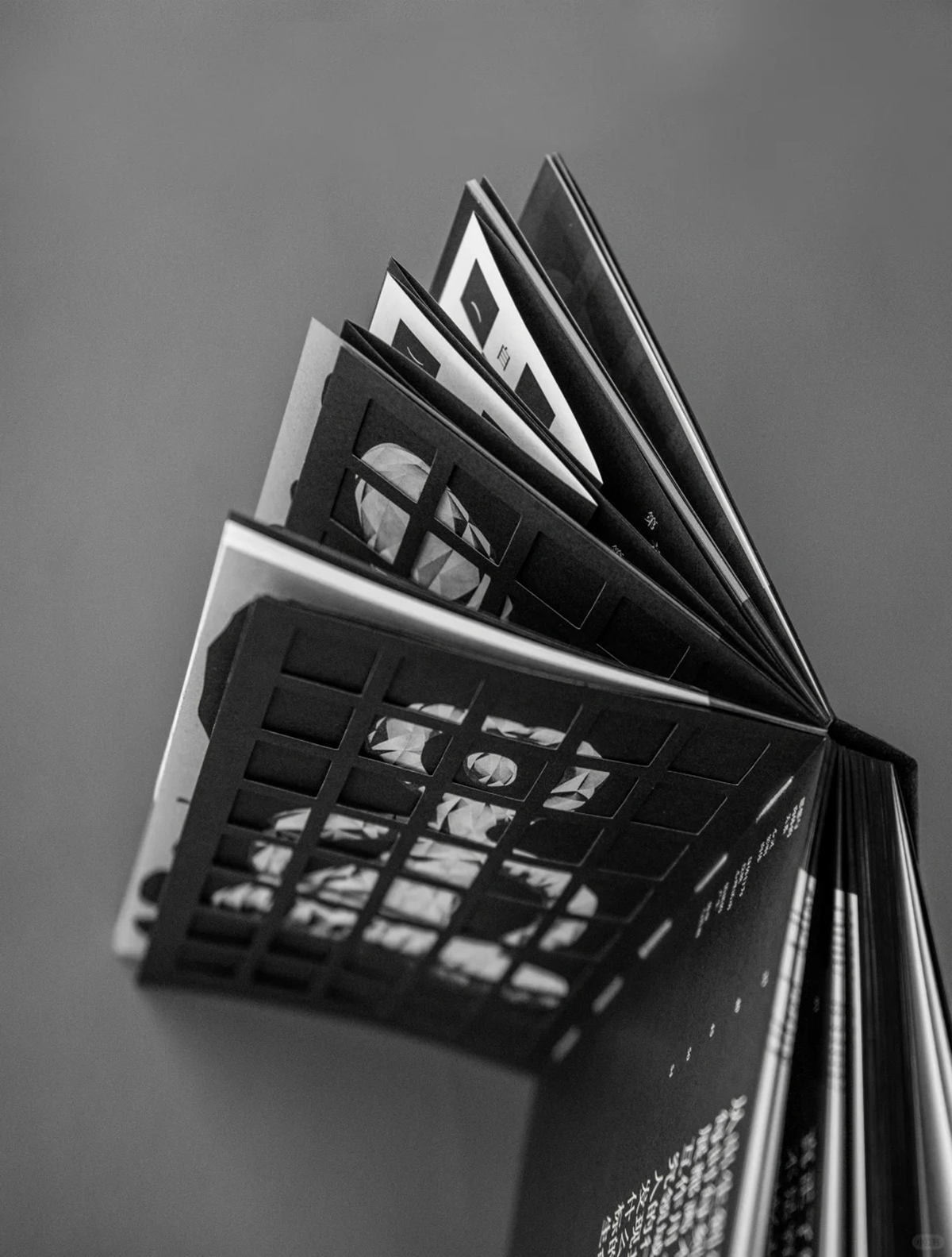 隐藏在设计叙事里的视觉隐喻-《自卑与超越》书籍设计｜365天的好设计NO.52（图ZMTUwNDc3MTY=） - 观点 - 站酷设计师站酷资讯原创素材 - 站酷ZCOOL