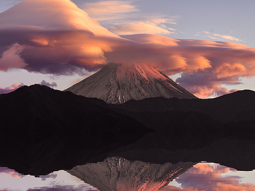 “给富士山拍99张证件照”