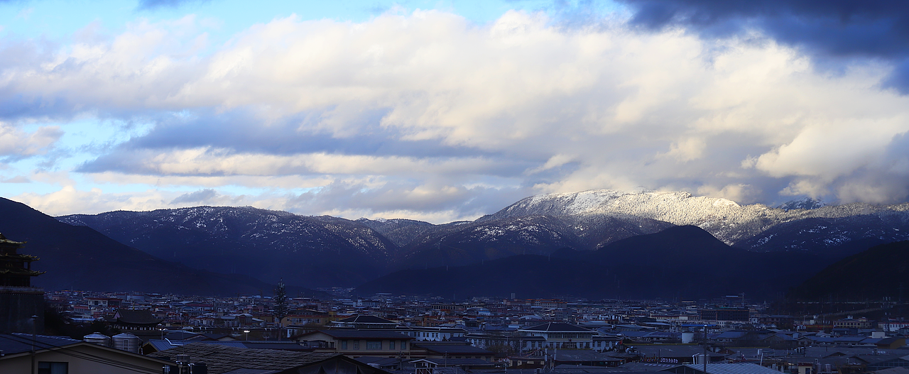 《香格里拉日照雪山》（图ZMzg3NTY2OTI4） - 风光摄影 - 站酷设计师忆枫丶原创素材 - 站酷ZCOOL