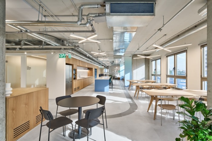 为了增加温暖和自然质感 橡木风格被无缝融入设计中（图ZMTUwNDgxMTI=） - 资讯 - 站酷设计师凯悦办公装修原创素材 - 站酷ZCOOL