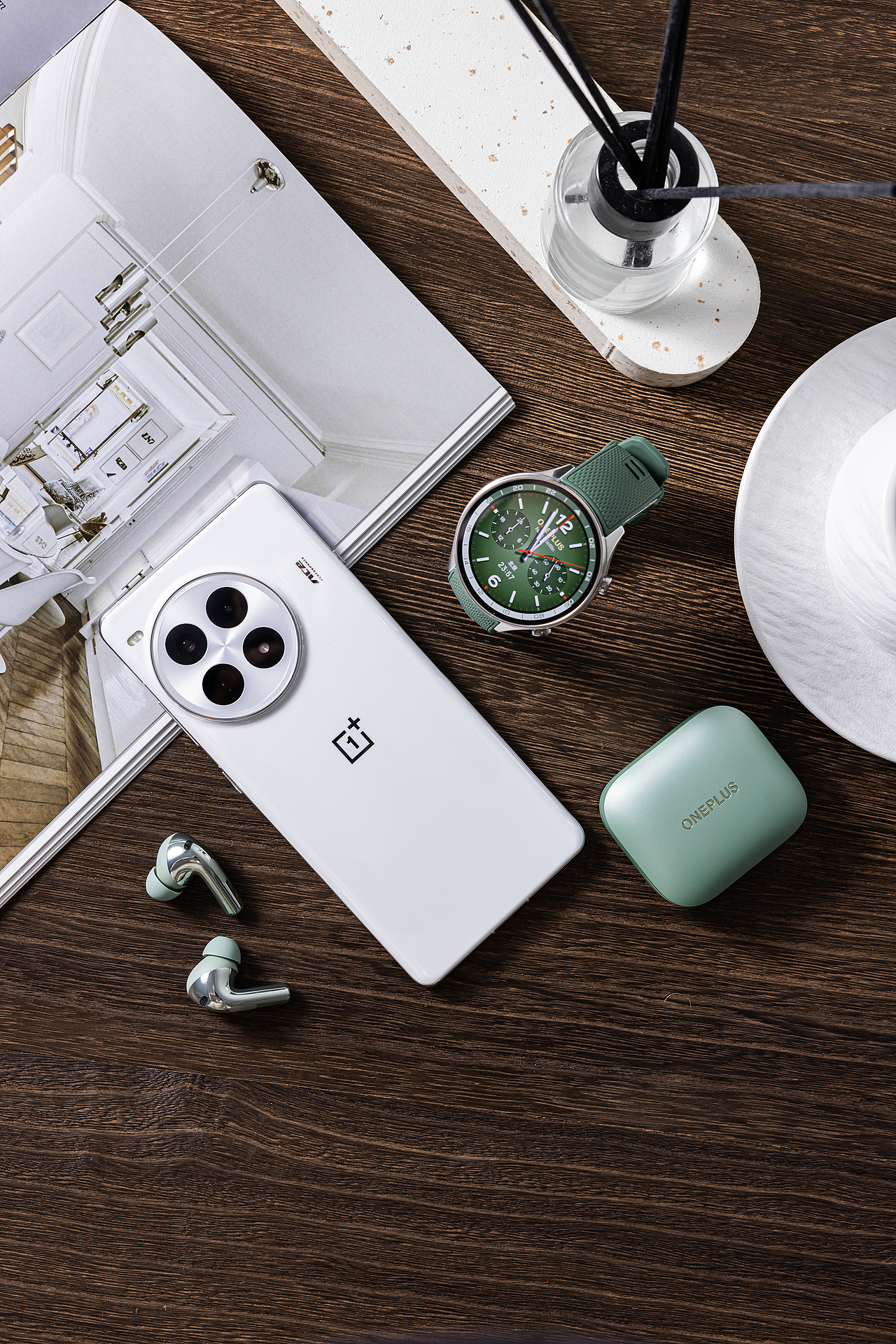 一加手机耳机全家桶拍摄（图ZMzg3NjAzMTUy） - 产品摄影 - 站酷设计师数懒小姐姐原创素材 - 站酷ZCOOL