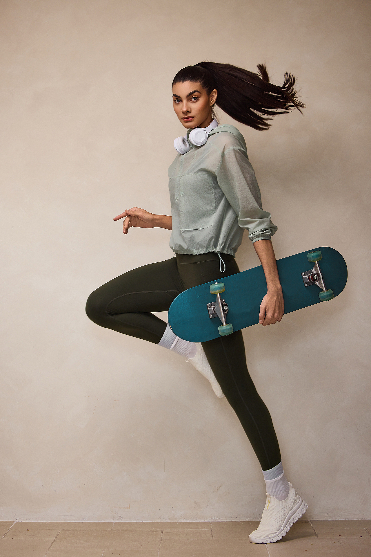 小麦色运动女外模巴西女模健身服拍摄精拍阳光健康肤色