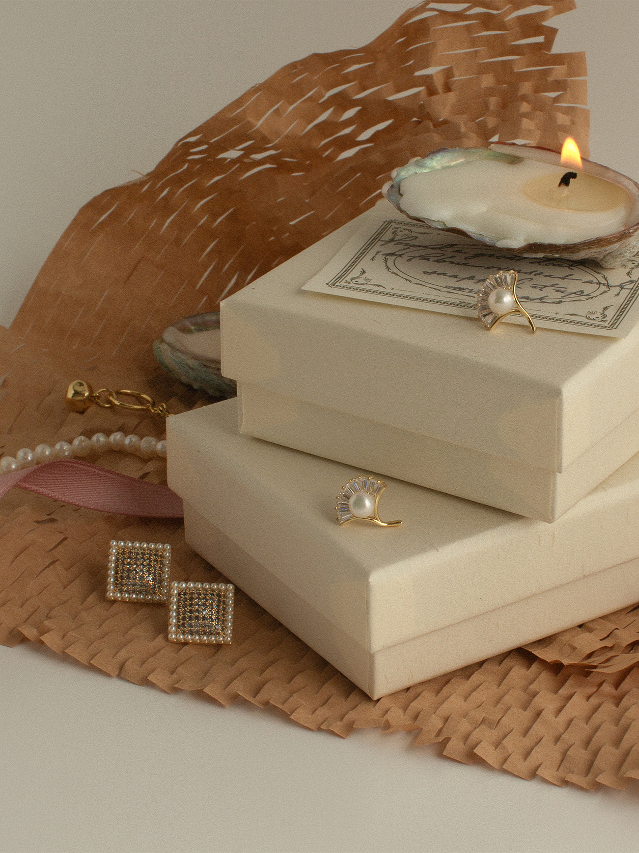 飾品拍攝（圖ZMzg3NjY5MDk2） - 產(chǎn)品攝影 - 站酷設(shè)計(jì)師ANNA_SHU原創(chuàng)素材 - 站酷ZCOOL