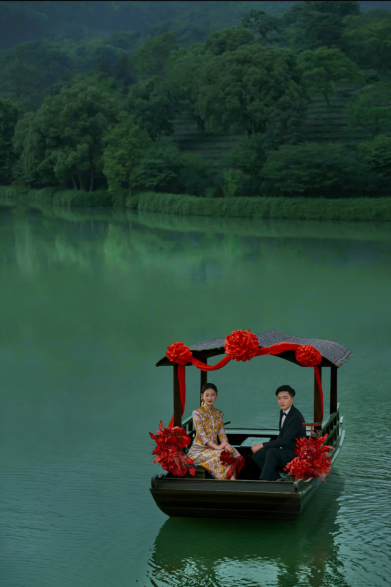 喜船主题婚纱修图练习（图ZMzg3NjcxMDgw） - 人像摄影 - 站酷设计师暴灰修图任辉原创素材 - 站酷ZCOOL