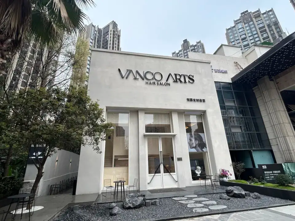 吴彦祖首家咖啡店亮相成都/QS世界大学艺术与设计学科排名发布/2024 美国砖建筑奖揭晓